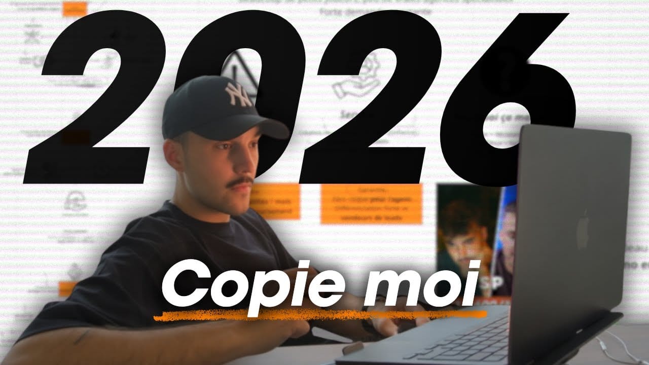 Yan Deschênes à son ordinateur devant ses notes de modèles d’agence, avec « 2026 » et « Copie moi »